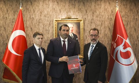 Trabzonspor Yönetimi Mazbatasını Aldı: Zeyyat Kafkas Açıklamalarda Bulundu