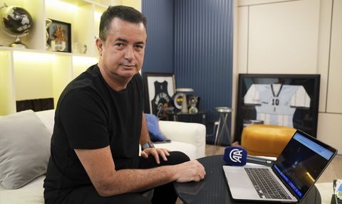 Acun Ilıcalı Yılın Kareleri Oylamasında