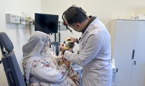 Beyin Sapı İmplantı ile Minik Yüsra Duyma Sevinci Yaşadı