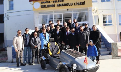 Manisa'da Liseliler Güneş Enerjili Elektrikli Araç Tasarladı