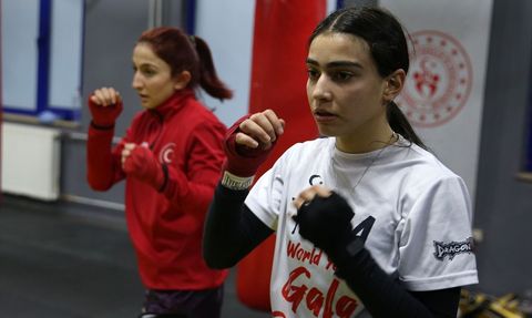 Muay Thai'nin Altın Kızları İslami Dayanışma Oyunları'na Hazırlanıyor