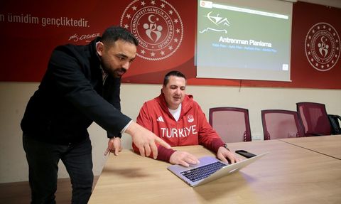 Okçuluk Milli Takımlar Teknik Direktörü Yusuf Göktuğ Ergin, Yılın Kareleri Oylamasında