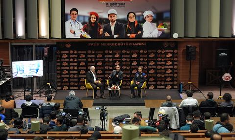 Sanayi ve Teknoloji Bakanı Kacır Gençlerle Yeni Yılı Karşıladı