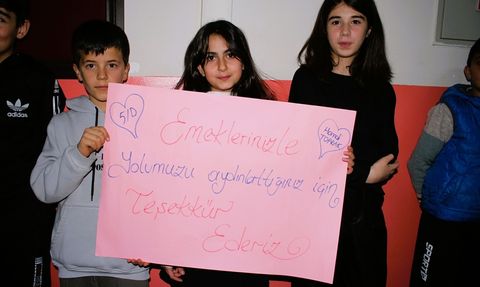 Van'da Emekli Okul Müdürüne Duygusal Veda Töreni