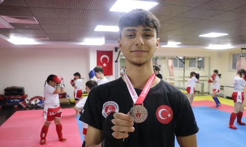 16 Yaşındaki Taha Adacık, Kick Boksta Türkiye İkinciliği Elde Etti