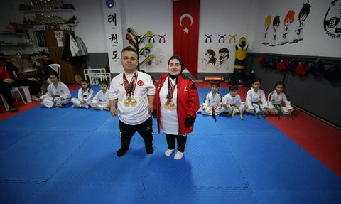 Akondroplazili Çiftin Tekvando Başarısı