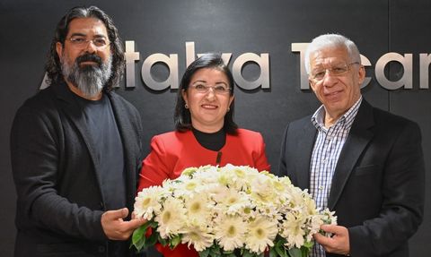 Antalya'dan 30 Ülkeye 75 Milyon Dal Çiçek İhracatı