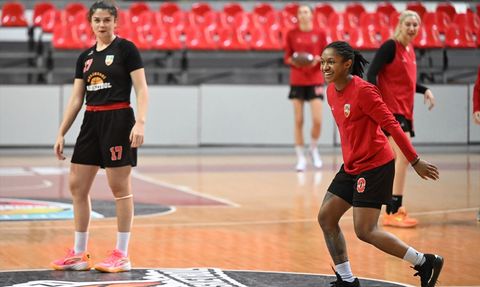 Crystal Dangerfield, Melikgazi Kayseri Basketbol'u Sırtlıyor