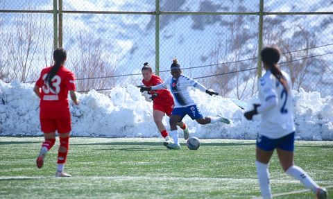 Hakkarigücüspor ve Beylerbeyi Spor Kulübü Berabere Kaldı