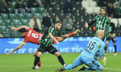 Kocaelispor, Ahlatcı Çorum FK'yi 2-0 Mağlup Etti