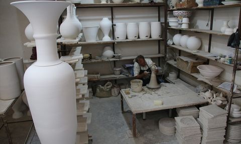 Kütahya'nın Çini Ustası, 2 Metriden Uzun Vazo Yaptı