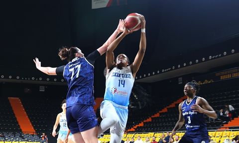 Nesibe Aydın, Tarsus'u Deplasmanda Geçti