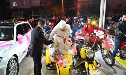 Osmaniye'de Sepetli Motosikletle Düğün
