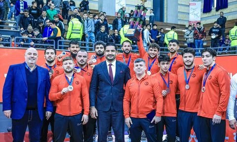 Serbest Güreş Milli Takımı Dünya Kulüpler Kupası'nda Gümüş Madalya Kazandı