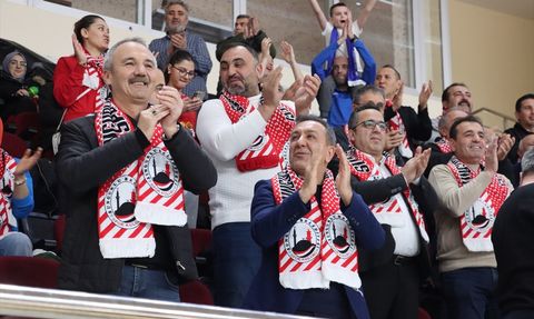 Sungurlu Belediyespor, Voleybolda Şampiyonluğu Elde Etti