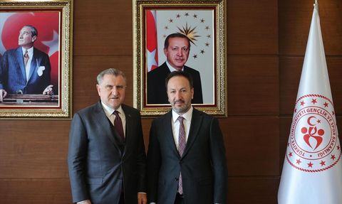 Türkiye Eskrim Federasyonu Başkanı Karataş'tan Bakan Bak'a Ziyaret