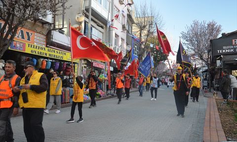 57. Alay Yürüyüşü Gelibolu'da Coşkuyla Karşılandı