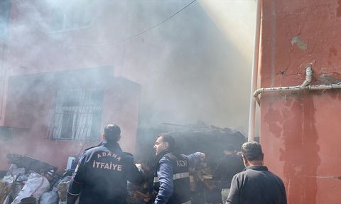 Adana'da Yangın: 2 Ev Kullanılamaz Hale Geldi