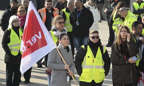 Almanya'da Havalimanlarında Uyarı Grevi: 510 Bin Yolcu Etkilendi