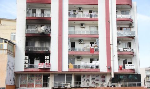 Antalya'da Pansiyonda Yangın: 3 Kişi Dumandan Etkilendi