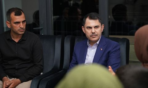 Bakan Kurum'un Hatay Ziyareti: İpek Ailesinin Yeni Evi