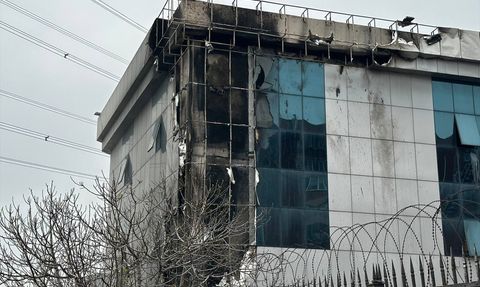 Başakşehir'deki Sanayi Sitesinde Yangın Kontrol Altına Alındı