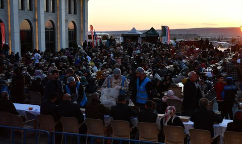 Batman'da Huzur ve Kardeşlik İftar Programı Gerçekleştirildi