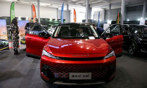 Belgrad'da Uluslararası Otomobil Fuarı Açıldı