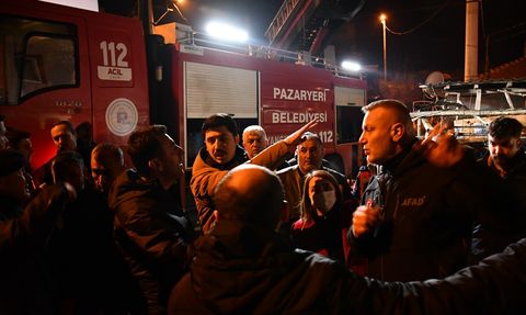 Bilecik'te Samanlıktan 3 Katlı Eve Sıçrayan Yangın Kontrol Altına Alındı