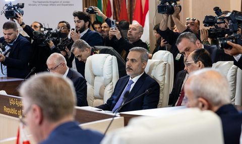 Bölgesel Güvenlik İçin Amman Toplantısı Başladı