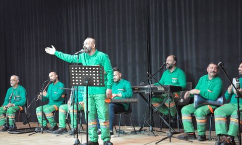 Bursa Temizlik İşçileri Orkestrası İlk Konserini Verdi