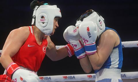 Busenaz Sürmeneli, Kadınlar Dünya Boks Şampiyonası'nda Altın Madalya Kazandı