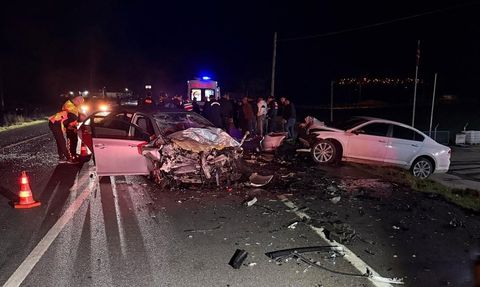Çanakkale'de Trafik Kazası: 3 Kişi Hayatını Kaybetti