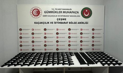 Çeşme Limanı'nda Silah Kaçakçılığı Operasyonu: Tır Şoförü Tutuklandı