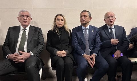 CHP ve İYİ Parti Liderlerinden İstanbul Adalet Sarayı'nda Önemli Açıklamalar