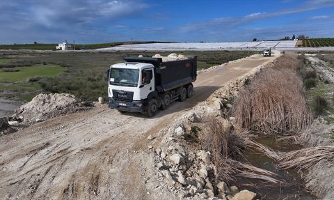 Çukurova'da Yüksek Teknolojili Seralar ile Tarımsal Üretim Artıyor
