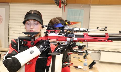 Damla Köse, Türkiye'yi Avrupa Havalı Silahlar Şampiyonası'nda Gururlandırdı