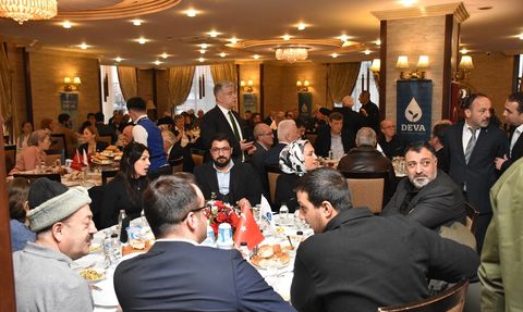 DEVA Partisi Genel Başkanı Ali Babacan Sakarya'da Basın Toplantısı Düzenledi