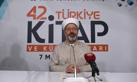 Diyanet İşleri Başkanı Erbaş'tan Kitap ve Kültür Fuarı'nda Önemli Mesajlar