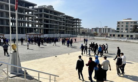 Dörtyol'da Deprem Tatbikatı: Öğrenciler Güvenlik Eğitimi Aldı