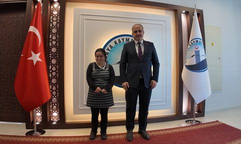 Down Sendromlu Kısmet, Şenkaya Kaymakamlığı'nda Çalışmaya Başladı