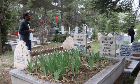 Elazığ'da Mezarlık Ziyareti Gelenekleri Devam Ediyor