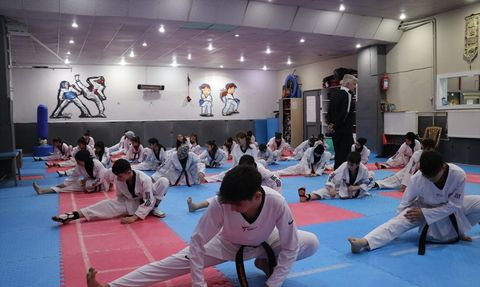 Emekli Öğretmen Tekvando ile Gelecek Şampiyonları Yetiştiriyor