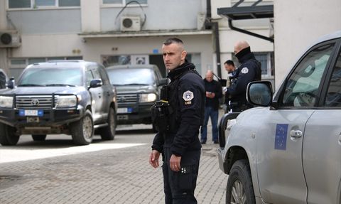 Eski Kosova Cumhurbaşkanı Thaçi, Hastalık Nedeniyle Babasını Ziyaret Etti