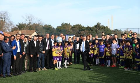 Gençlerle Buluşan Bakan Bak: Topluma Duyarsız Kalmayın