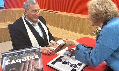 Haldun Dormen Hayranlarıyla Bağdat Caddesi'nde Buluştu
