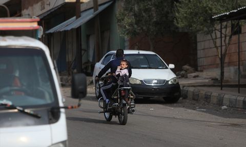 İsrail Ordusu Kuneytra'da Askeri Noktaları Genişletiyor