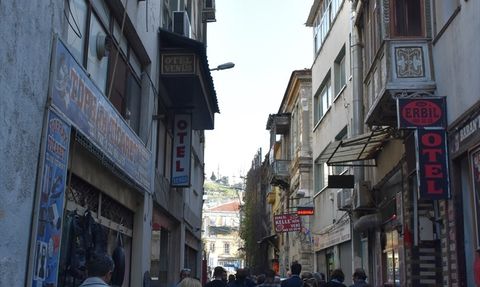 İzmir Basmane'de Tarihi Doku Yeniden Canlanıyor