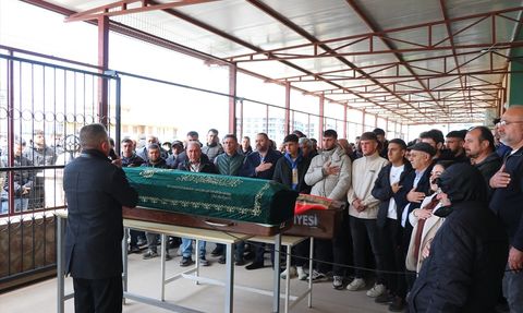 İzmir'de Baba ve Oğulun Trajik Ölümü