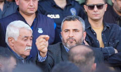 Karabağlar'da Pazarcılardan Katı Atık Ücreti Protestosu